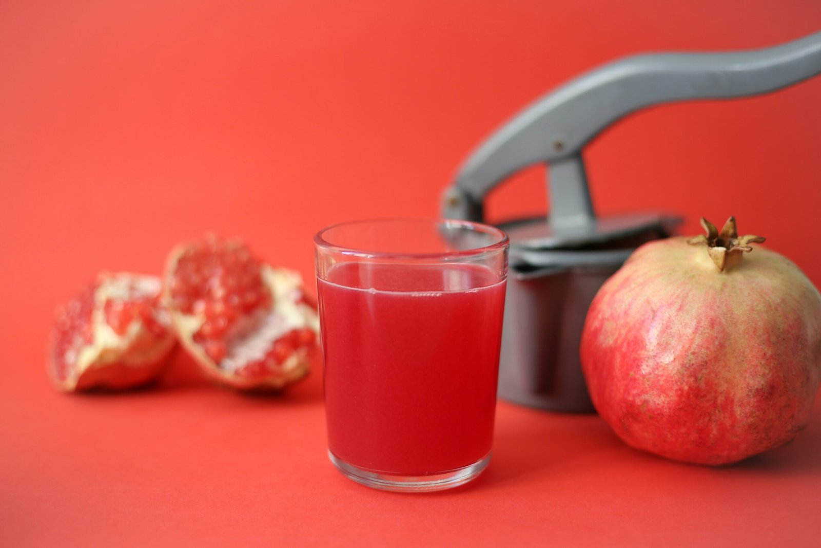 Revitalize Your Health: A Complete Guide to Detoxifying Pomegranate Juice Recipe